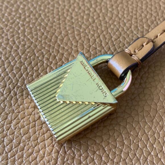 Michael Kors Brown Leather Satchel Bag with lock charm - Picture 4 of 14